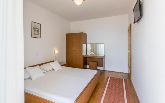 Vedra- Free Parking and Close to the Beach - C3