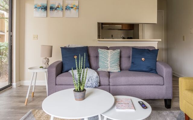 2 BR Apt in Windy Hill near beach by Frontdesk