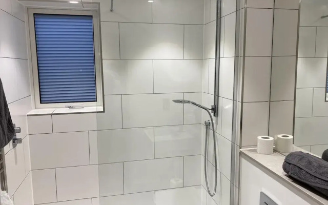 Luxury 2 Bed 2 Bath Apartment in Bath City