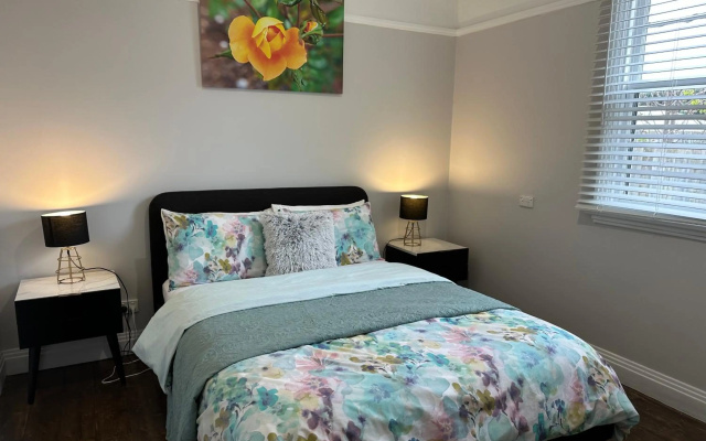 Daisy Cottage on Duke – Guest Rooms – Yarram
