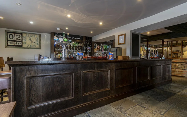 The Three Horseshoes