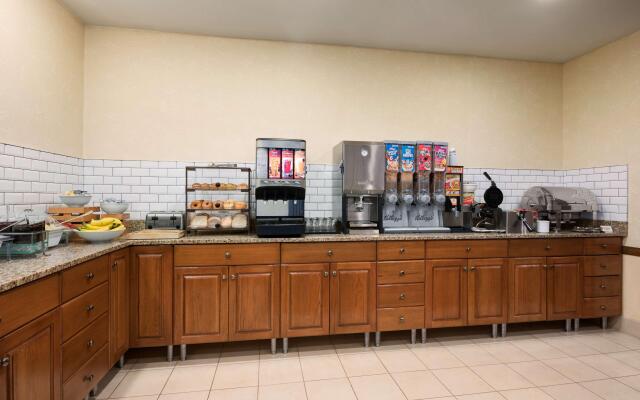 Country Inn & Suites by Radisson, Owatonna, MN