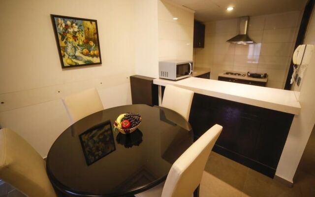 Al Jamila Suites