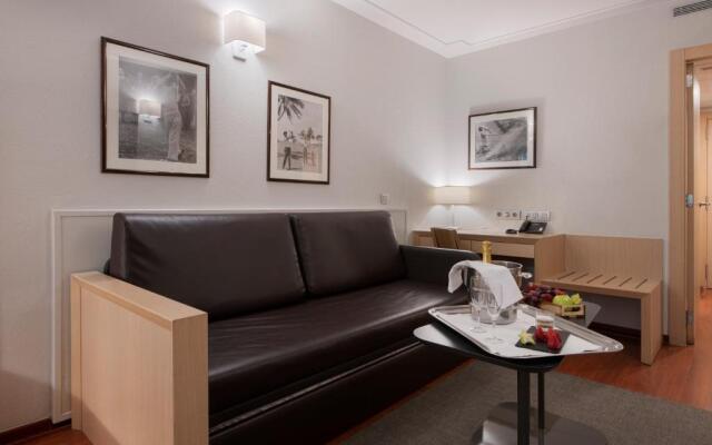 Suites Plaza Hotel & Wellness