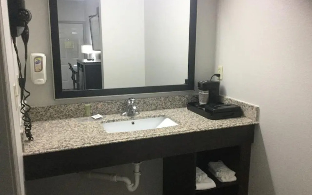 Muskogee Inn And Suites