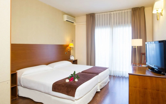 Ipanema Hotel by gaiarooms