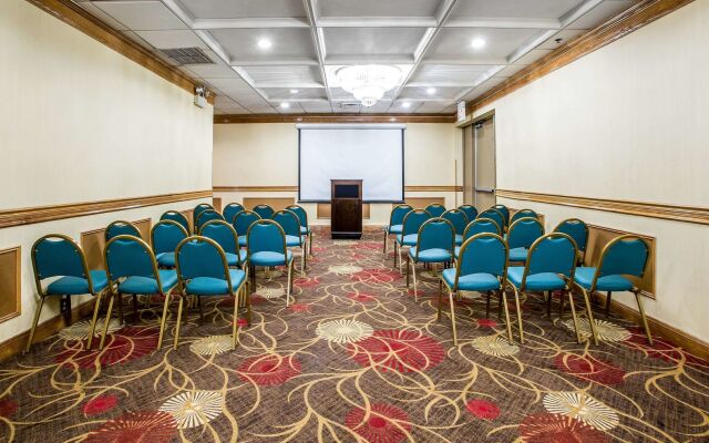 Holiday Inn Chicago – Midway Airport S by IHG