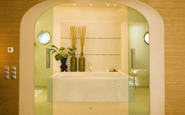 Vila Joya Home, Restaurant & Spa
