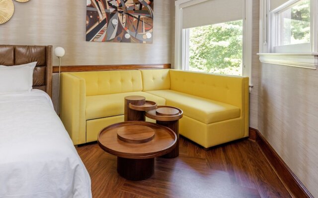 Chateau Merrimack Resort & Spa