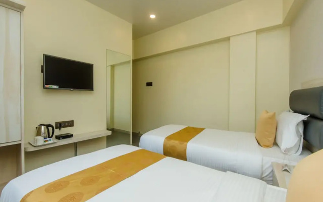 OYO 10899 Hotel Meadow Inn