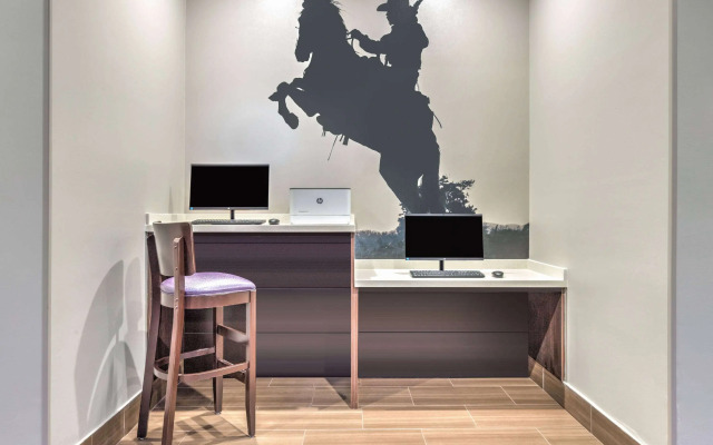 La Quinta Inn & Suites by Wyndham Tyler - University Area