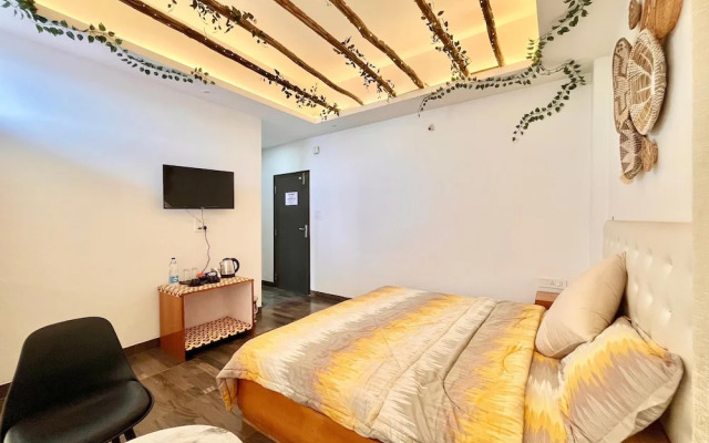 Siesta Homestay 1BR - balcony in shimla