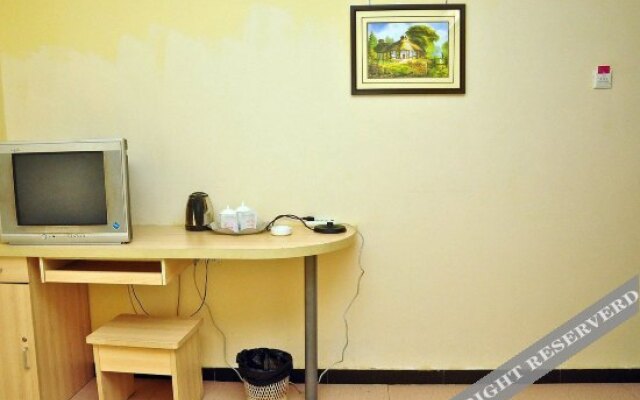 Jigsaw Hotel (Jiangnan West Fenghuang New Village Subway Station Branch)