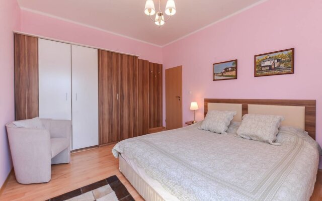 FM Deluxe 2-BDR Apartment - Homelike