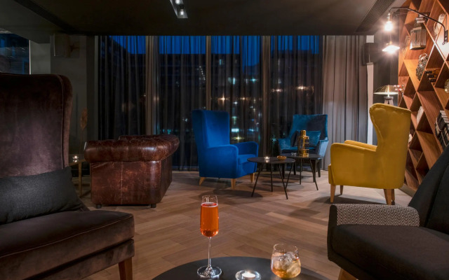 Lincoln Plaza London, Curio Collection by Hilton