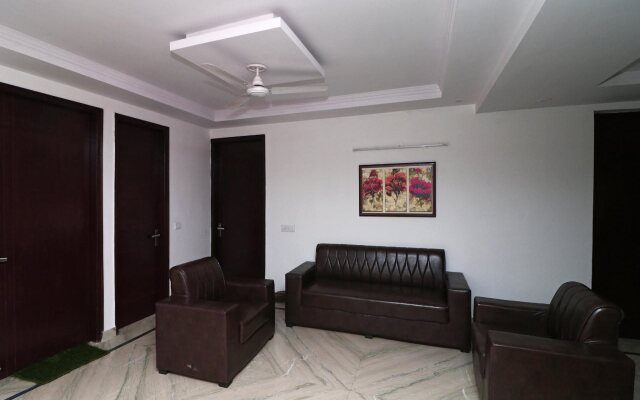 OYO 16168 Maira Grand