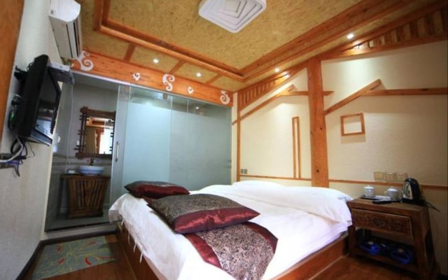 The Pearl Inn