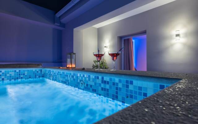 Savvas Luxury Suites