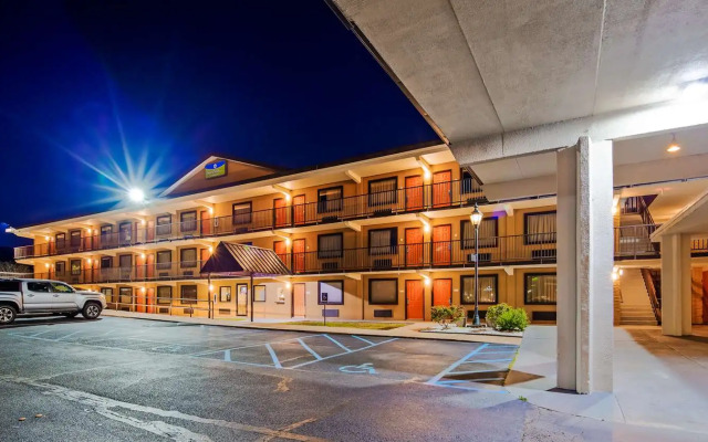 Rodeway Inn & Suites