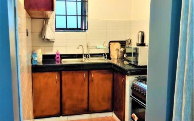 2-bedroom (queen beds) condo near Acacia Mall