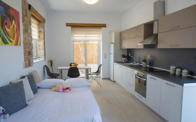 G&K Stone Suites