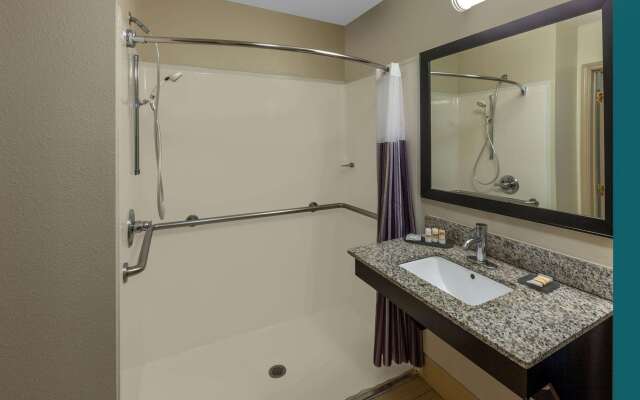 La Quinta Inn & Suites by Wyndham Midland North