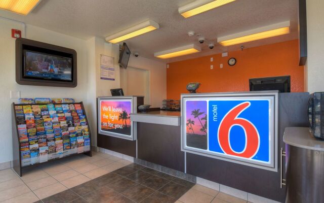 Motel 6 Santa Ana, CA