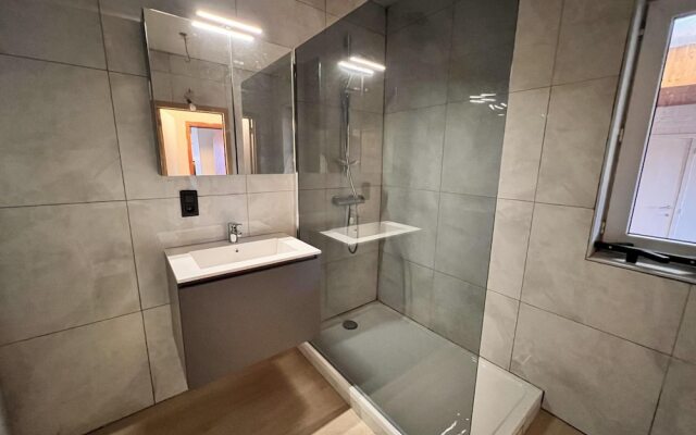 Beautiful House With 4 Bedrooms in Hees