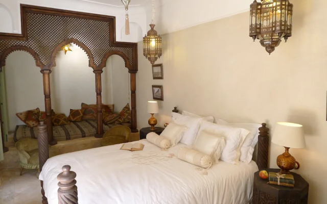 OYO 6706 Hotel New Sunder Residency