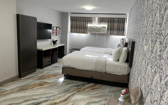 The Essence Hotel AT JFK