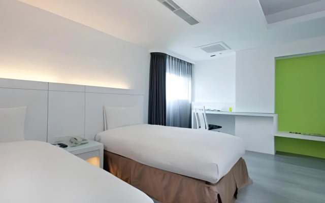 Yes Hotel