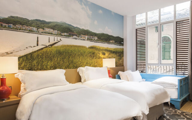 Caravel Hotel
