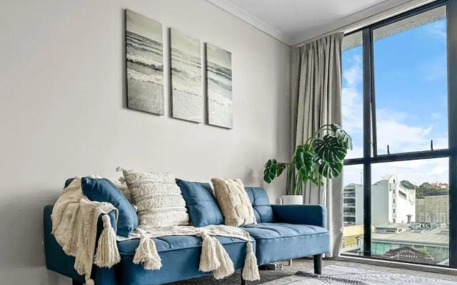 Cozy 2-Bedroom Retreat Steps From Sky Tower