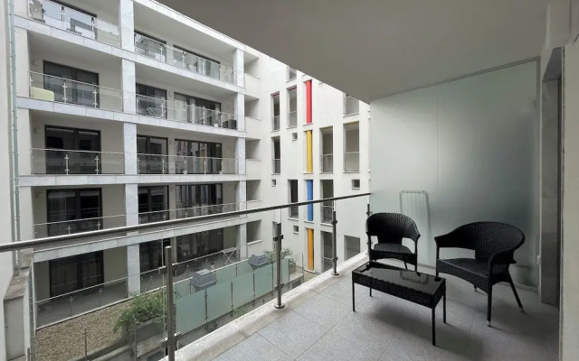 Smart Carrara Apartments