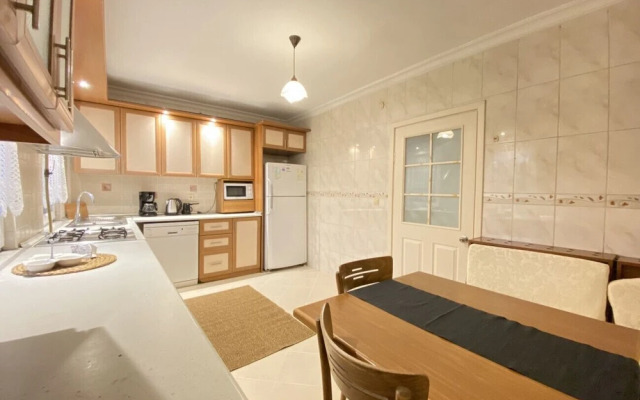 Missafir Sleek Flat in Nisantasi With Terrace