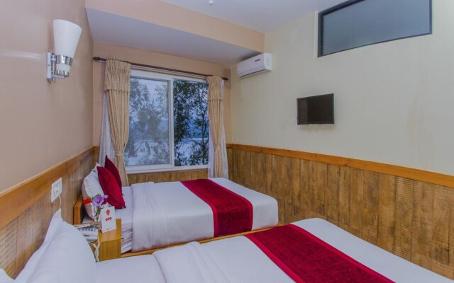 OYO 220 Grand Shivalaya Hotel And Restro