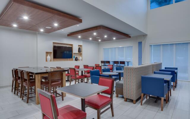 Holiday Inn Express Hotel & Suites Ft Lauderdale Airport/Cru, an IHG Hotel