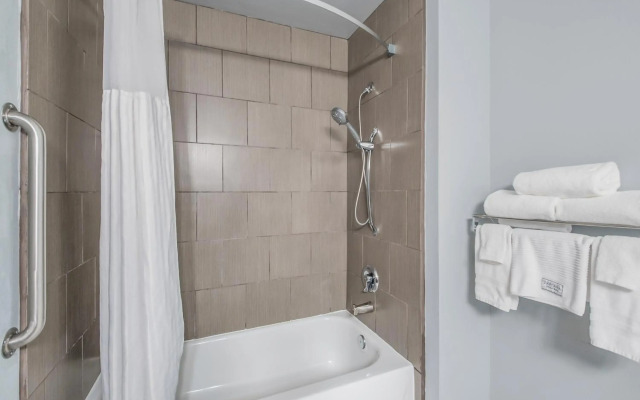 Red Lion Inn & Suites Sequim