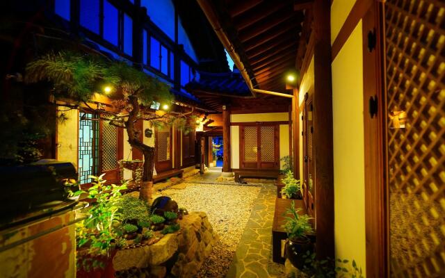 Jeonju Hanok Gotek Agbae