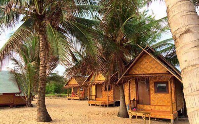 Talumpuk Seafood & Resort