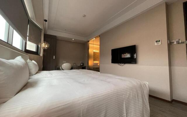 Royal Fine Hotel