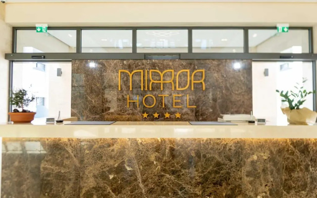 Mirror Hotel