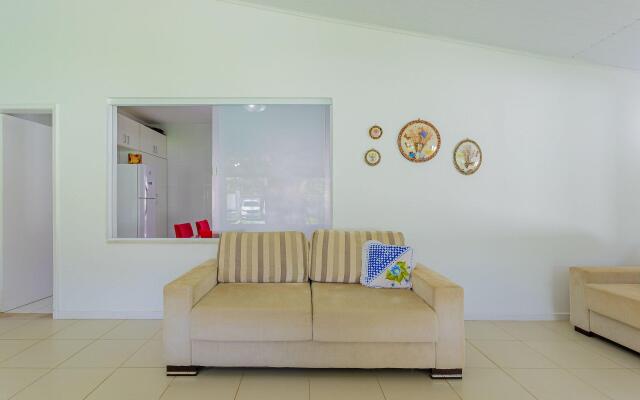 GB14 Ampla Casa 6 Quartos com Piscina e Churrasqueira