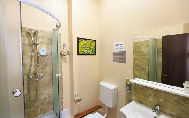 Corner Center Rental