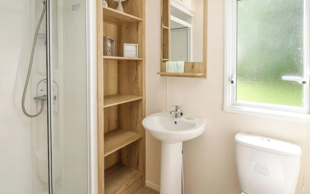 Caravan 6 at Blackmoor Farm