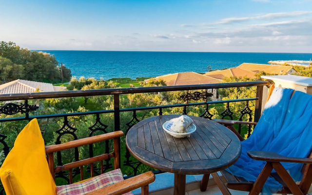 Kavos Psarou Studios and Apartments