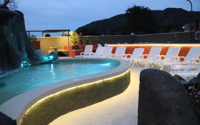 Los Naranjos Apart Hotel
