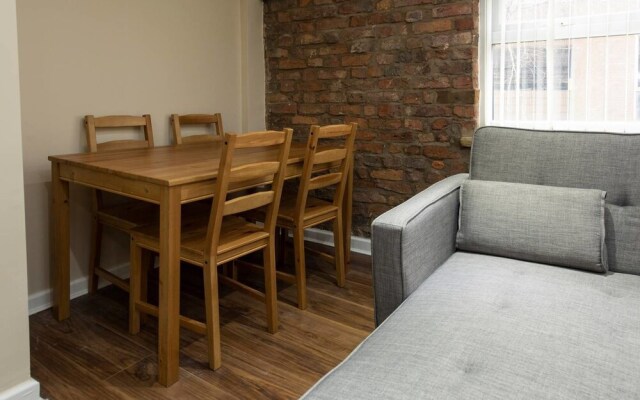 Stunning Penthouse in NQ, City Centre ! Sleeps 8