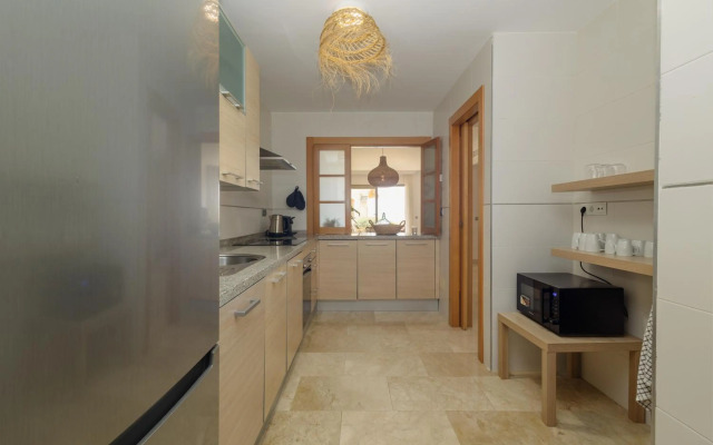 Modern and luxurious holiday home with sea views in Benahavís