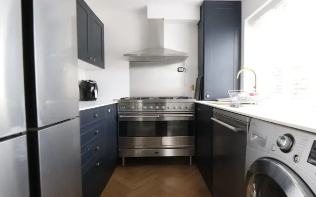 Hughes Contemporary Home in Barnstaple